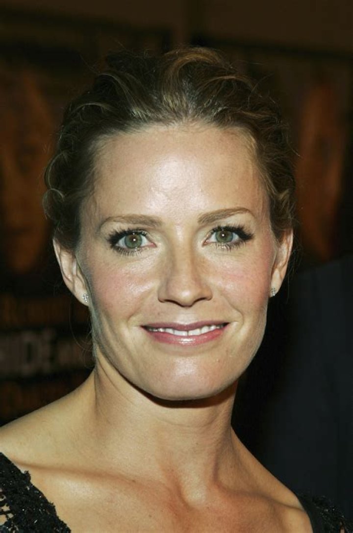 Elisabeth Shue