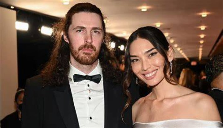 Hozier Bio, Girlfriend, Gay, Age, Net Worth