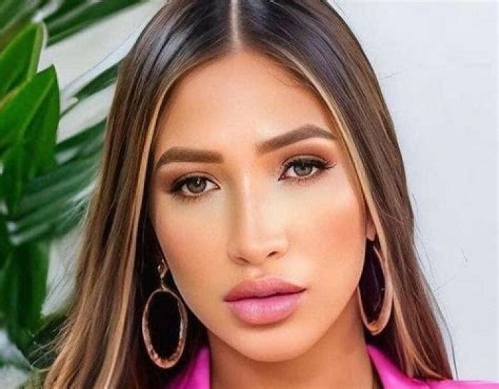 Laury Saavedra