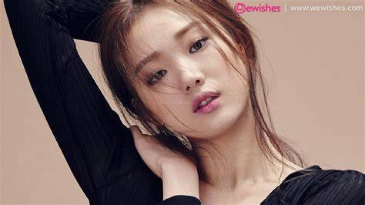 Lee Sung Kyung- Net Worth, Wiki, Boyfriend, Height, Career