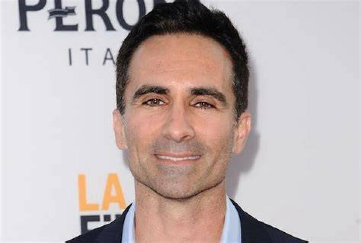 Néstor Carbonell Net Worth: How rich is Néstor Carbonell?