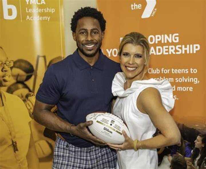 Rebkah Howard Age: Everything On Desmond Howard Wife