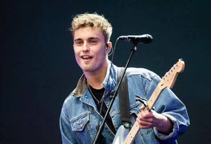 Sam Fender- Wiki, Height, Net Worth, Girlfriend, Career